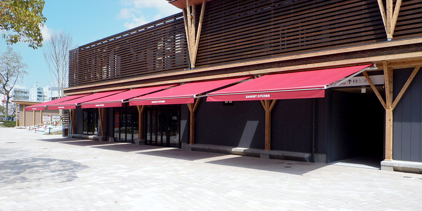 店舗入口テントの機能性徹底比較！日よけ・雨よけ効果と最適な選び方