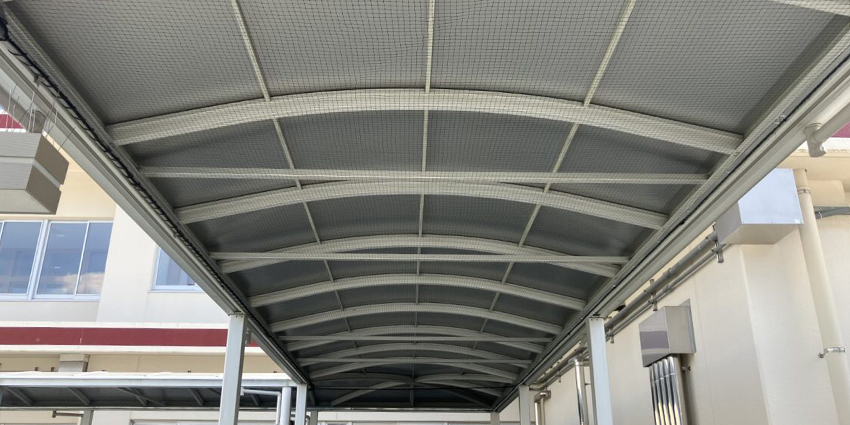 防鳥ネットとは？工場・倉庫の鳥害対策の選び方とメリットを解説